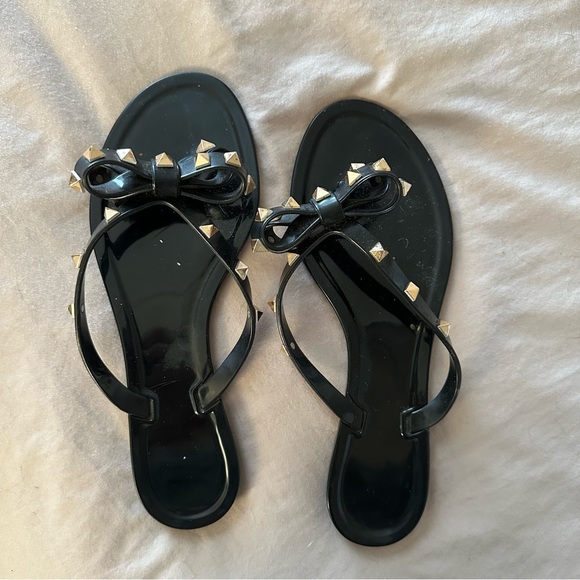 Black and Gold Jelly Flip Flops - Picture 1 of 3
